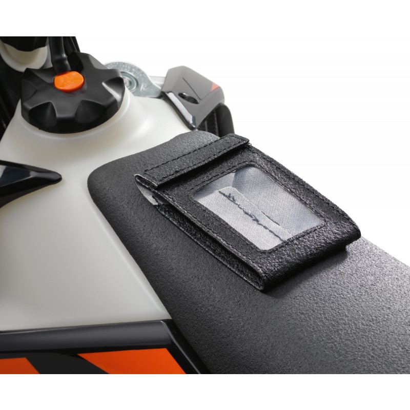 Seat pocket